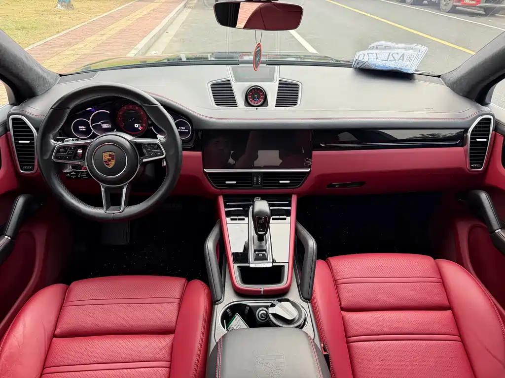 Porsche Cayenne — миниатюра 12