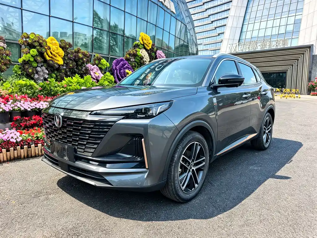 2022 Changan CS55 PLUS - zdjęcie 1 z 15