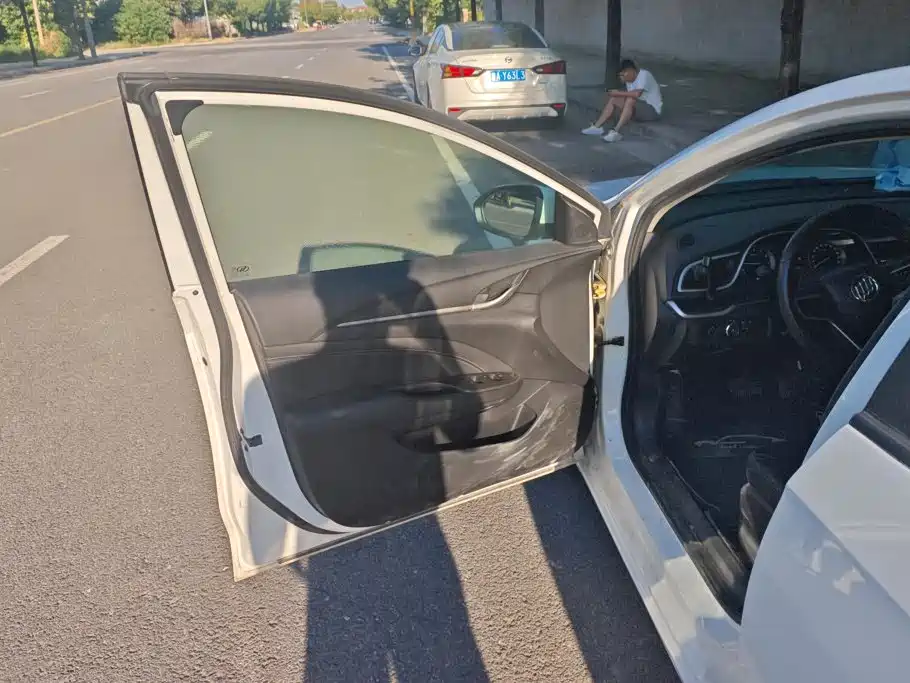 Buick Excelle — миниатюра 6