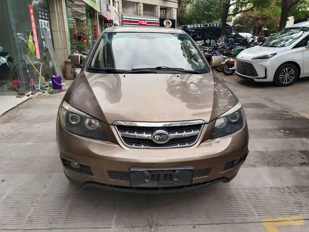 Byd S6 2016