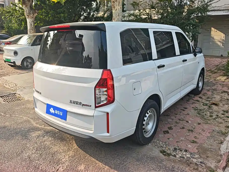 Wuling Hongguang PLUS — миниатюра 3