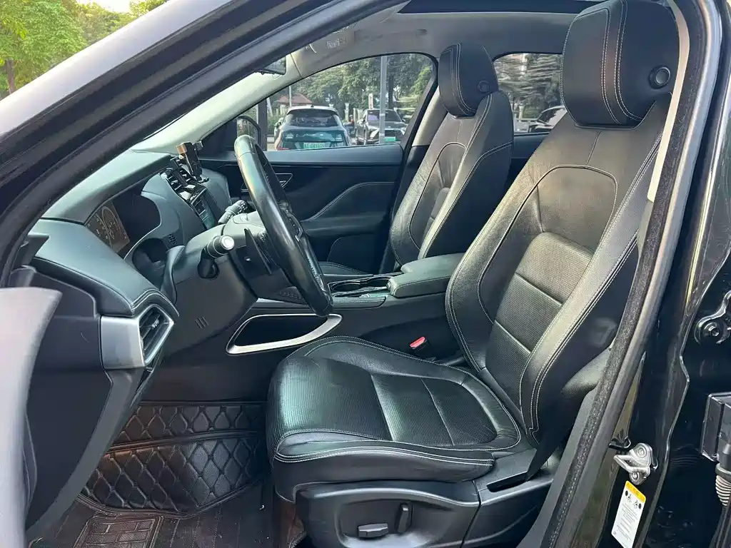 Jaguar F-PACE — миниатюра 4