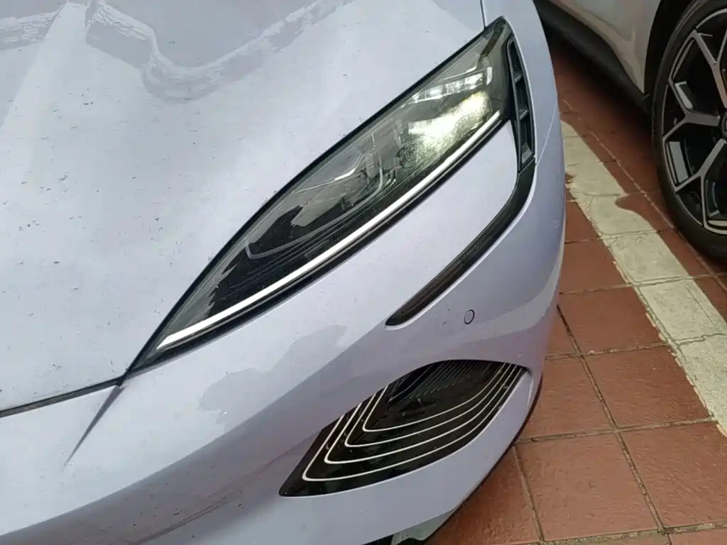 BYD Seal — миниатюра 18