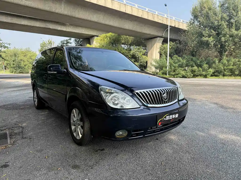 Buick GL8 — миниатюра 3