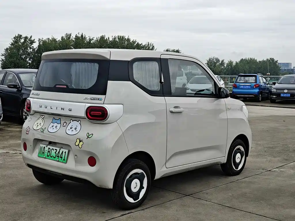 Wuling MINIEV — миниатюра 12