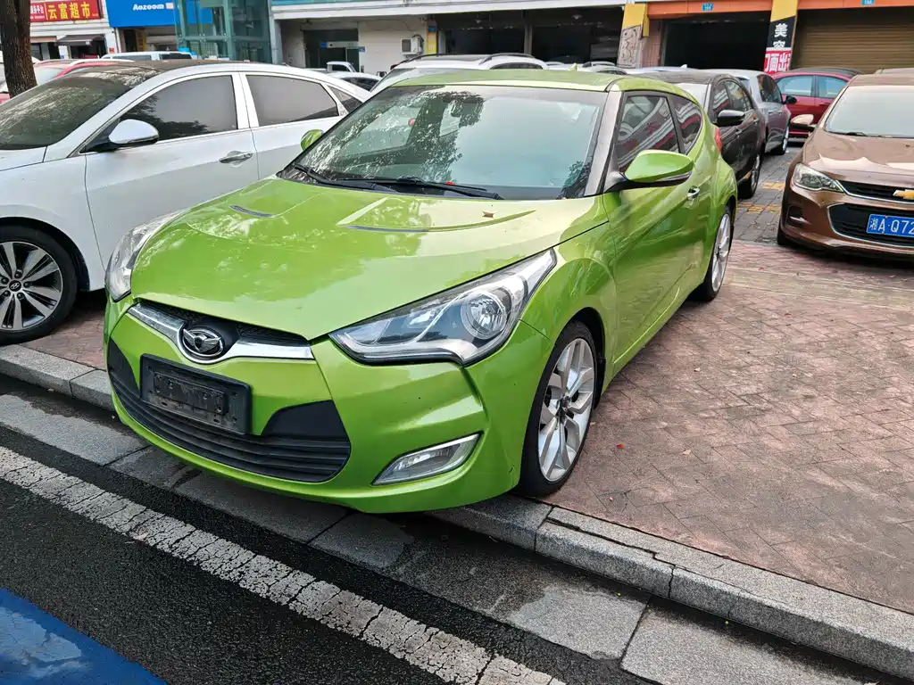 Hyundai Veloster