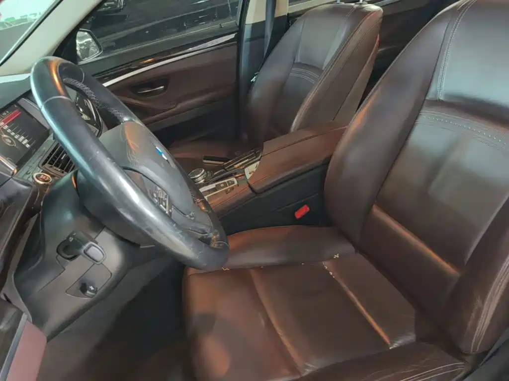 BMW 5 Series — миниатюра 15