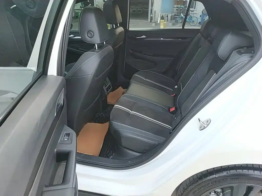 Volkswagen Golf — миниатюра 17