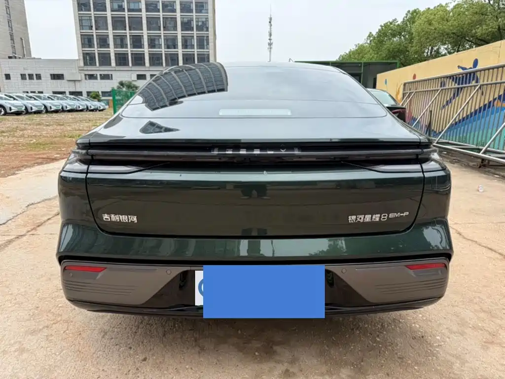 Geely Galaxy Galaxy 8 8 2025 130km EM-i Premium