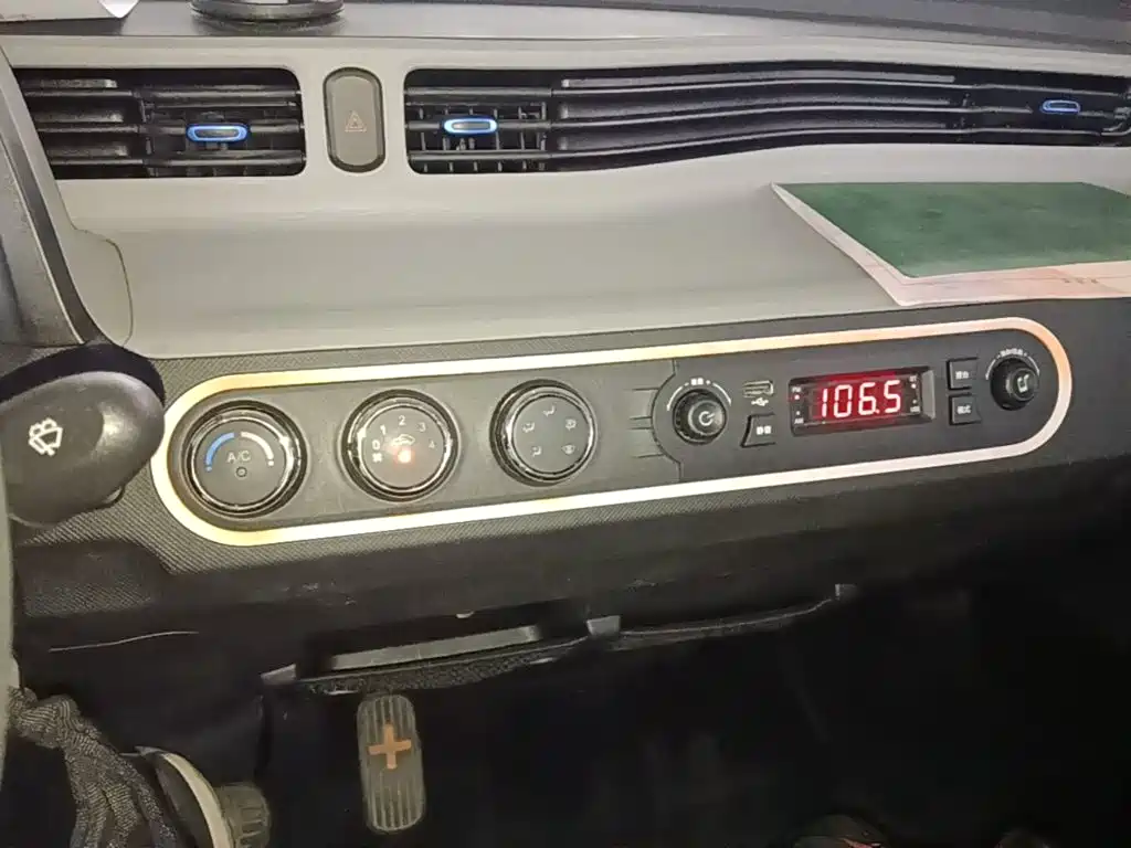 Wuling MINIEV — миниатюра 13