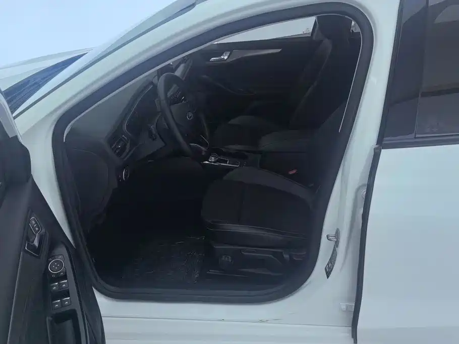 Ford Focus — миниатюра 9