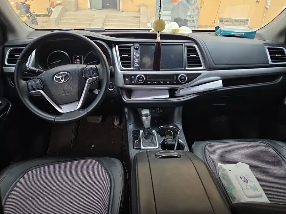Toyota Highlander — миниатюра 12