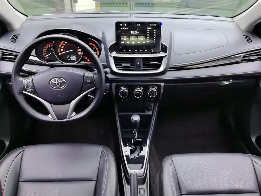 Toyota Yaris L — миниатюра 12