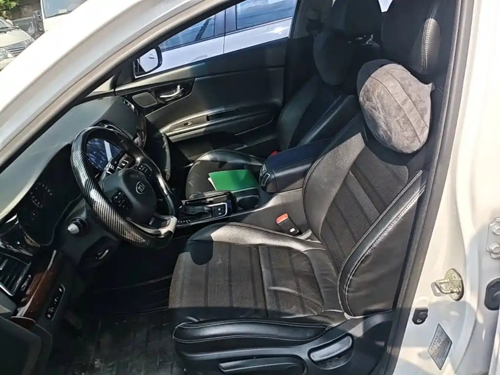 Kia K4 — миниатюра 15