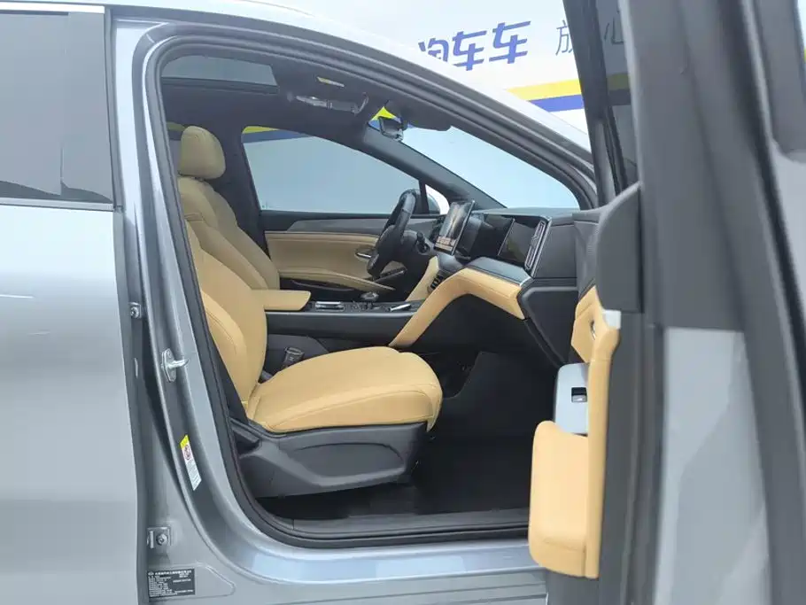 BYD L DM-i — миниатюра 8