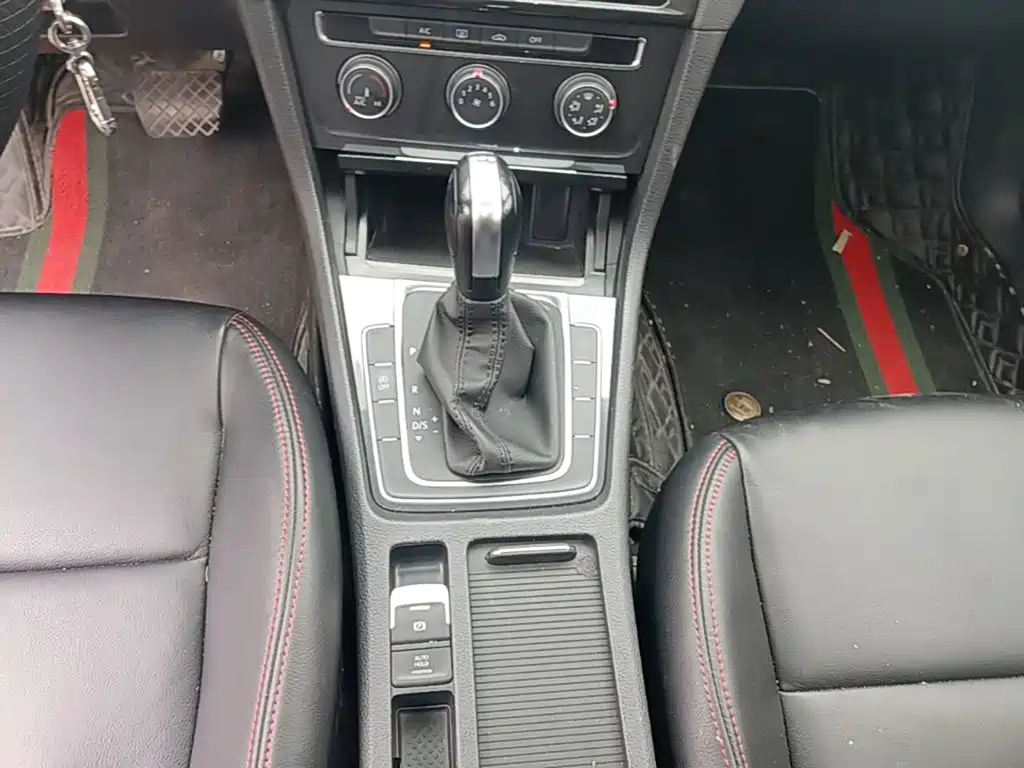 Volkswagen Golf — миниатюра 14
