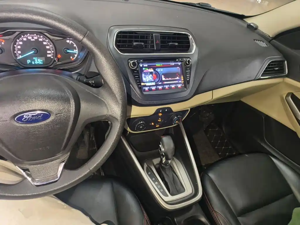 Ford Escort — миниатюра 10