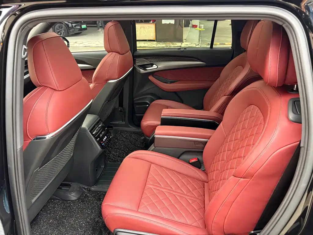 Audi Q6 — миниатюра 14