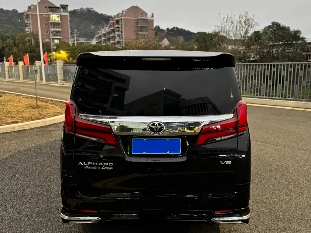 TOYOTA ELFA