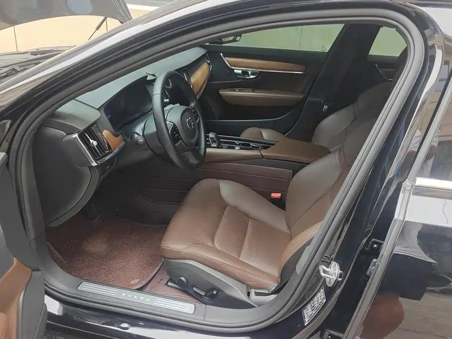 Volvo S90 — миниатюра 9