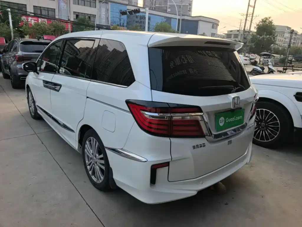 Honda Elysion — миниатюра 5