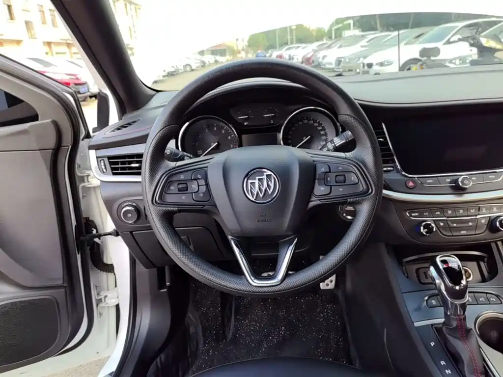 Buick Verano — миниатюра 11
