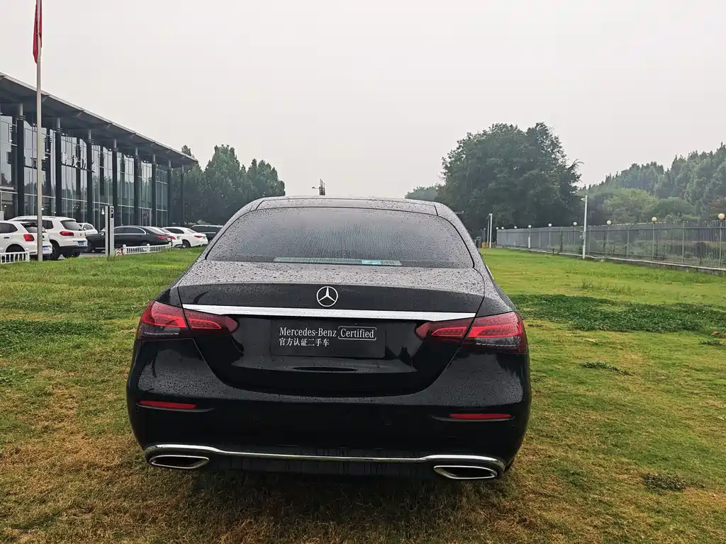 Mercedes-Benz E-Class — миниатюра 5