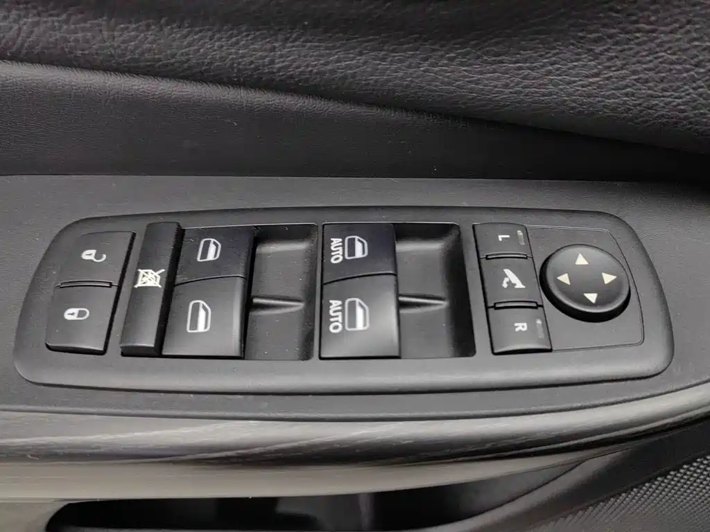 Jeep Cherokee — миниатюра 9