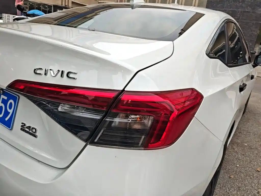 Honda Civic — миниатюра 8