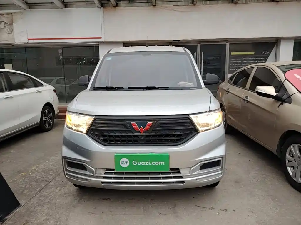 Wuling Hongguang V — миниатюра 3