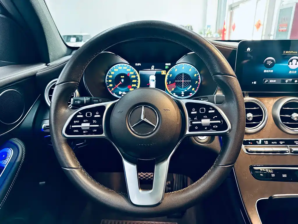 MERCEDES-BENZ GLC