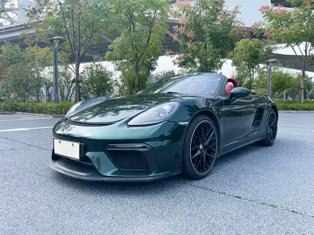 PORSCHE  718 2016