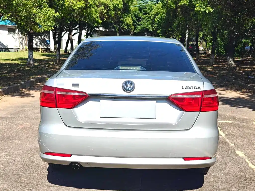 Volkswagen Lavida 2013 1.6L AT