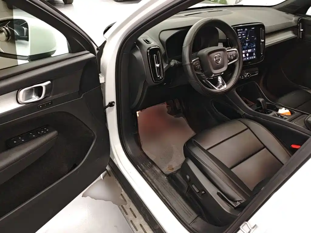 Volvo XC40 — миниатюра 16