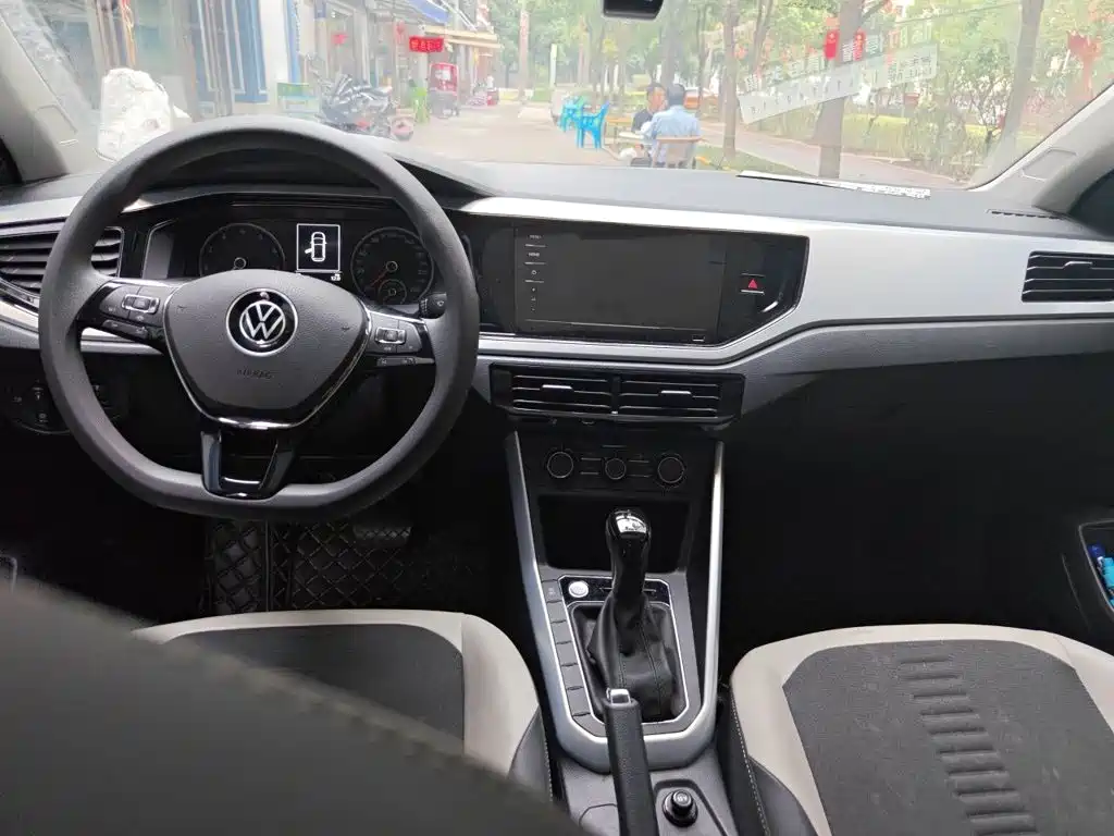Volkswagen Polo — миниатюра 5