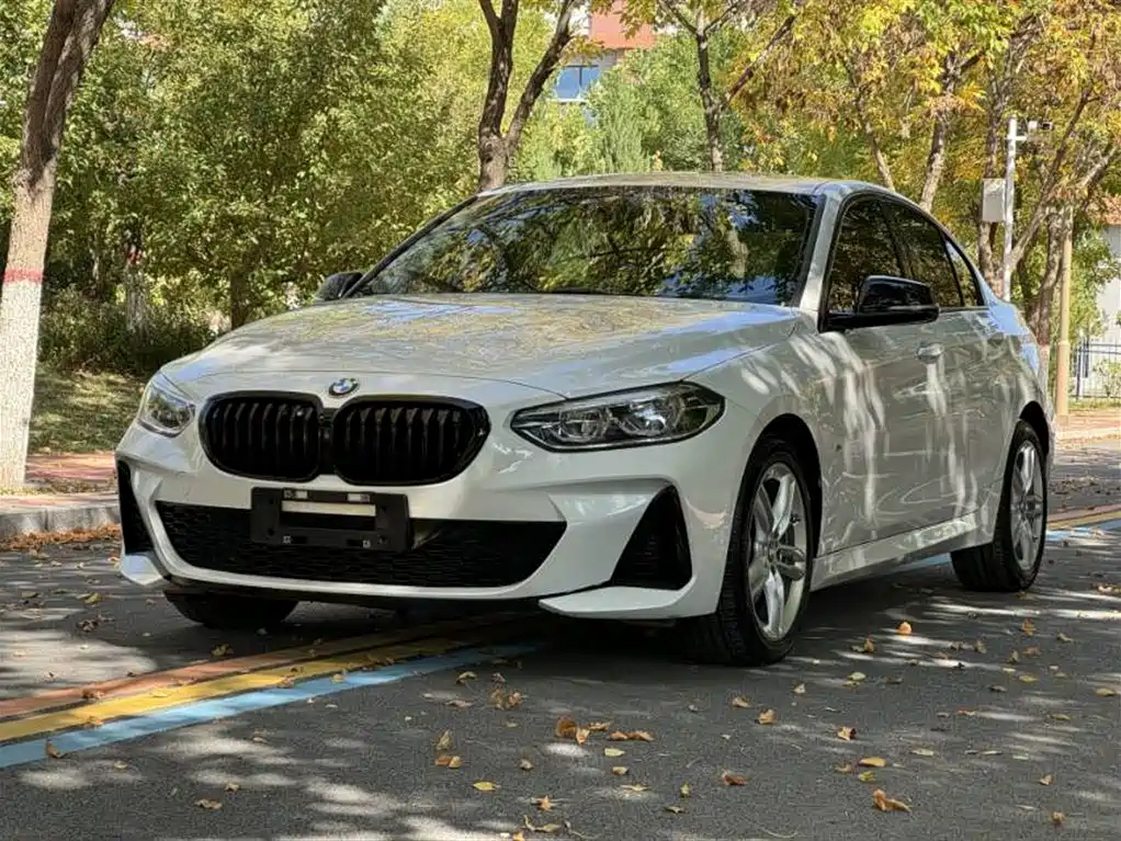 BMW 1 SERIES