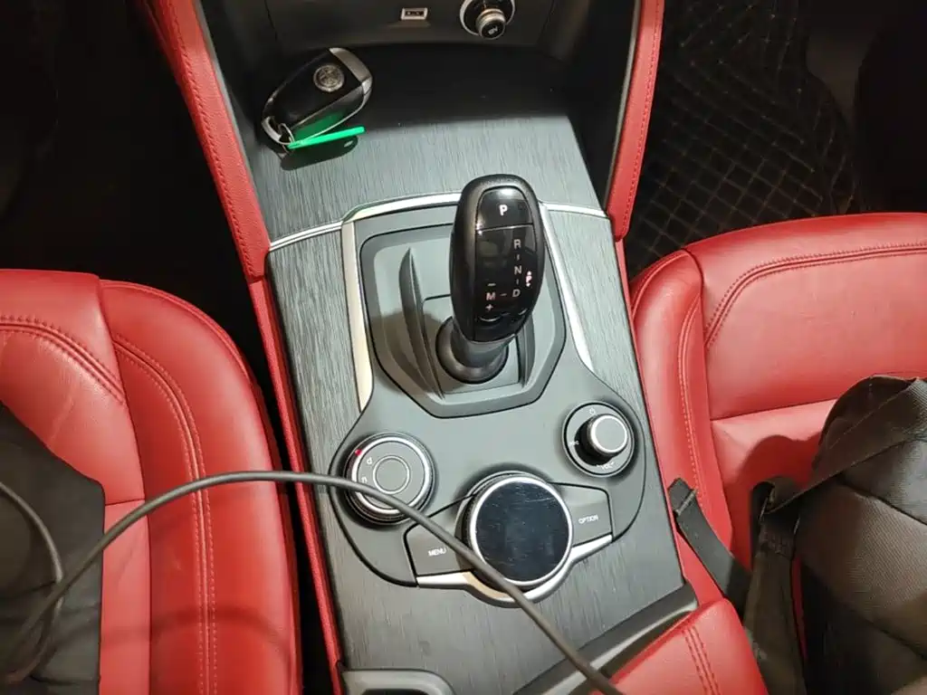 Alfa Romeo Stelvio — миниатюра 14