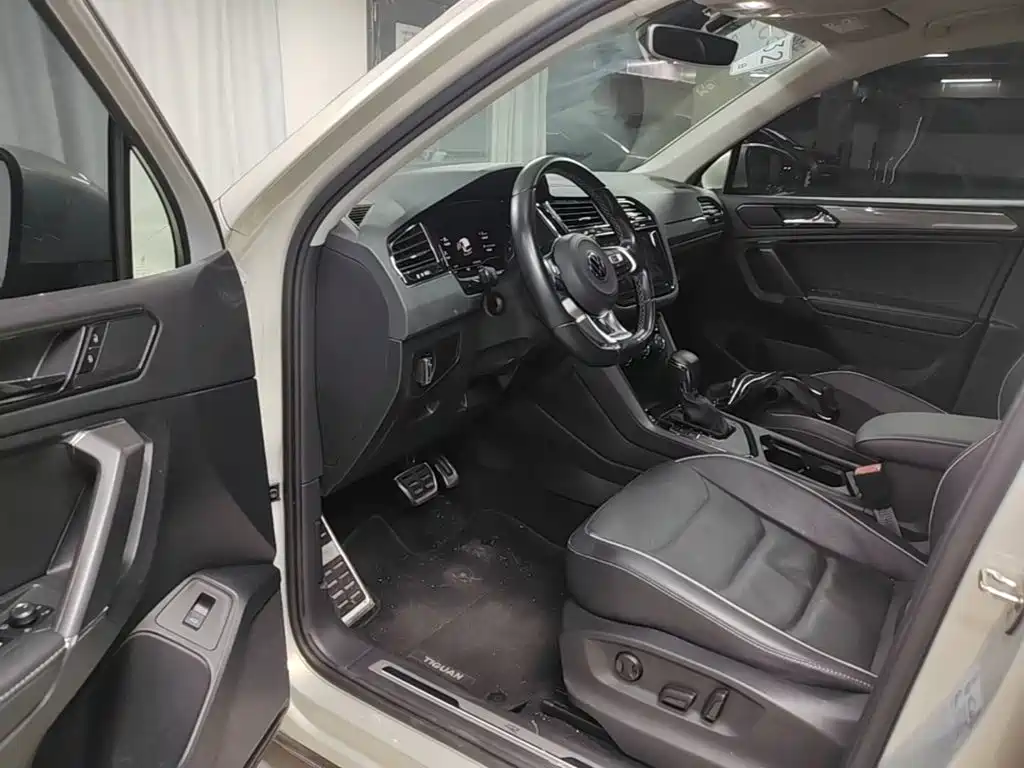 Volkswagen Tiguan L — миниатюра 16