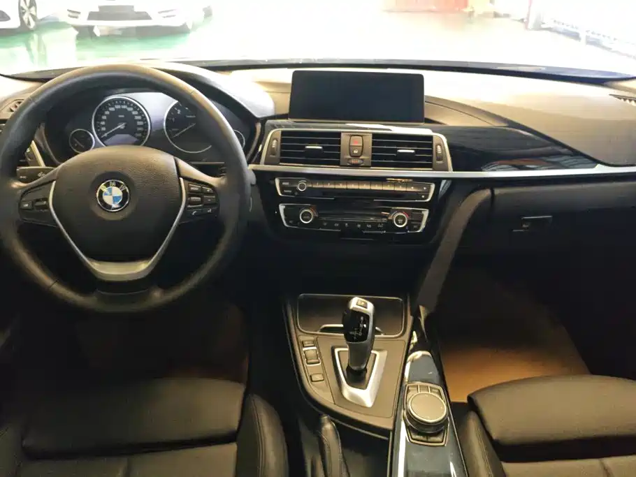 BMW 3 Series — миниатюра 12