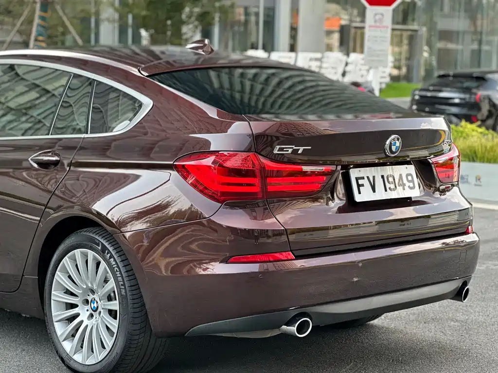 BMW 5 Series GT — миниатюра 8