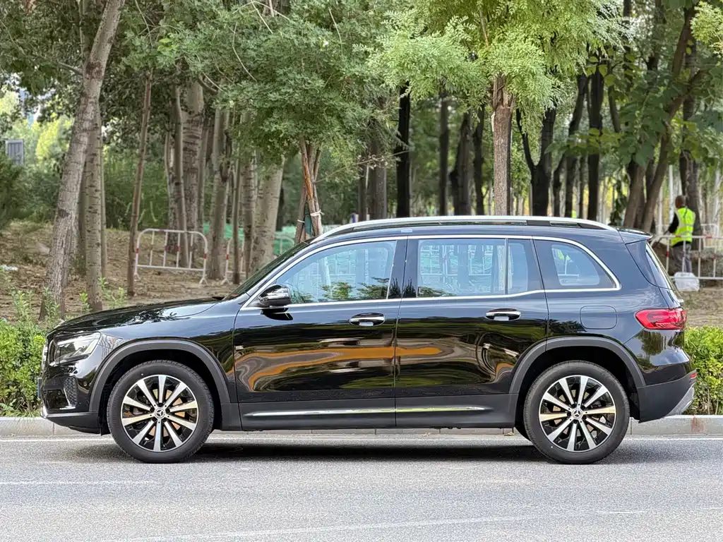 Mercedes-Benz GLB — миниатюра 3