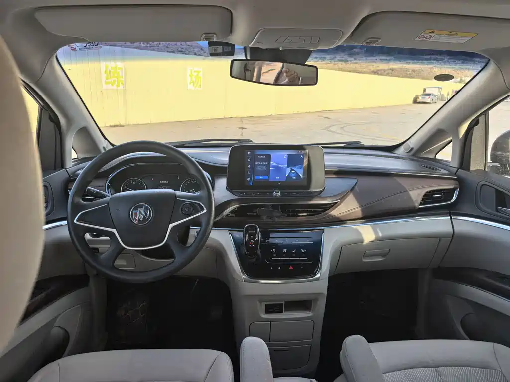Buick GL8 — миниатюра 5