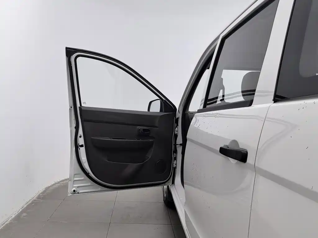 Wuling Hongguang — миниатюра 8