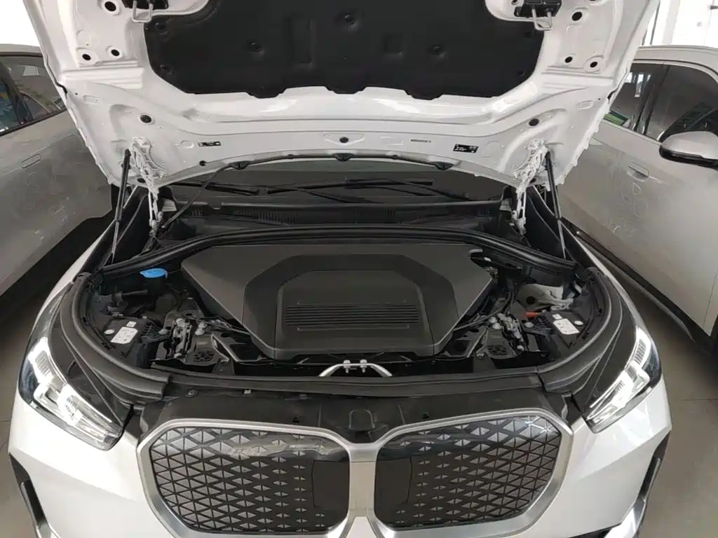 BMW iX1 — миниатюра 20