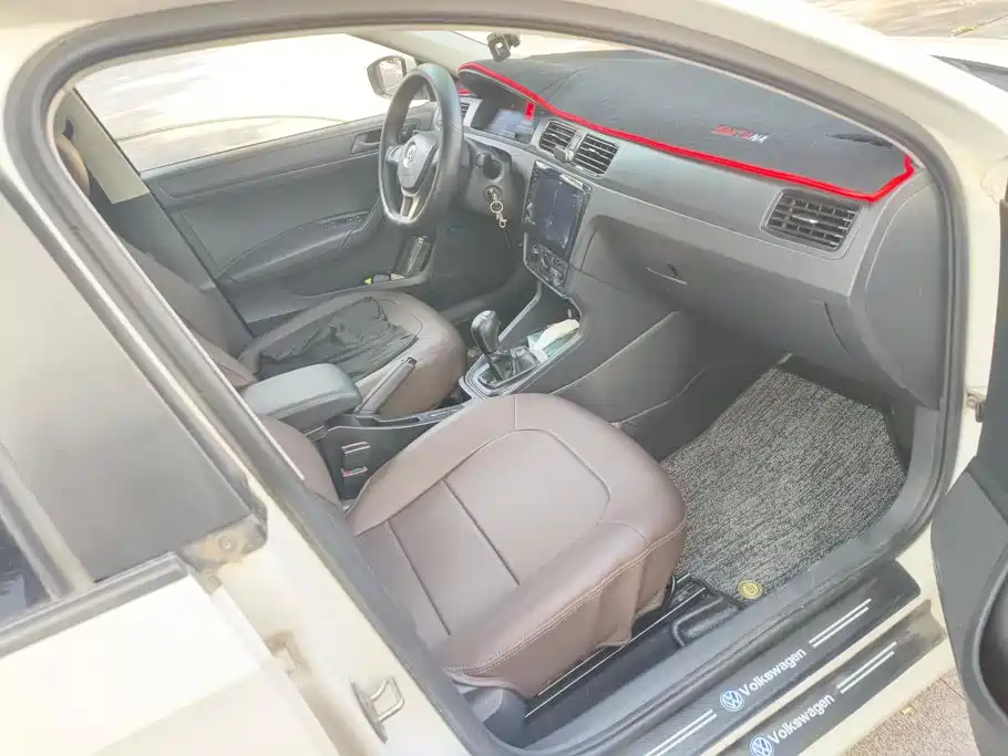 Volkswagen Santana — миниатюра 8