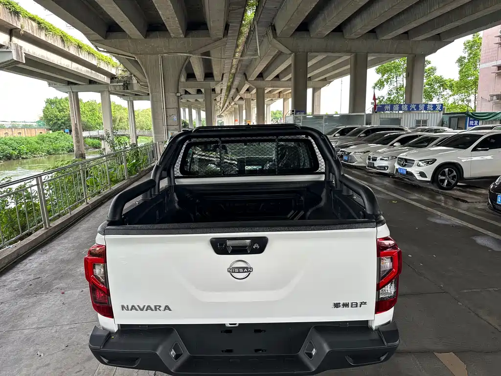 Nissan Navara — миниатюра 7