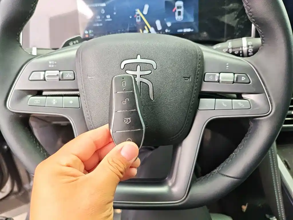 BYD L DM-i — миниатюра 12
