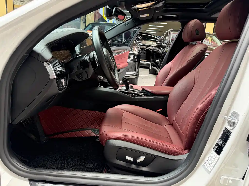 BMW 5 Series — миниатюра 11