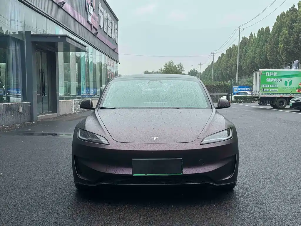 Tesla Model 3 — миниатюра 2