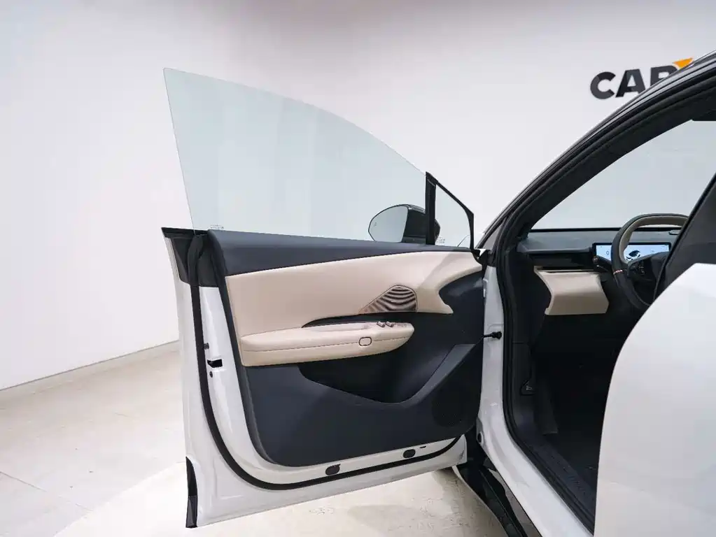 Lynk & Co Z20 — миниатюра 15